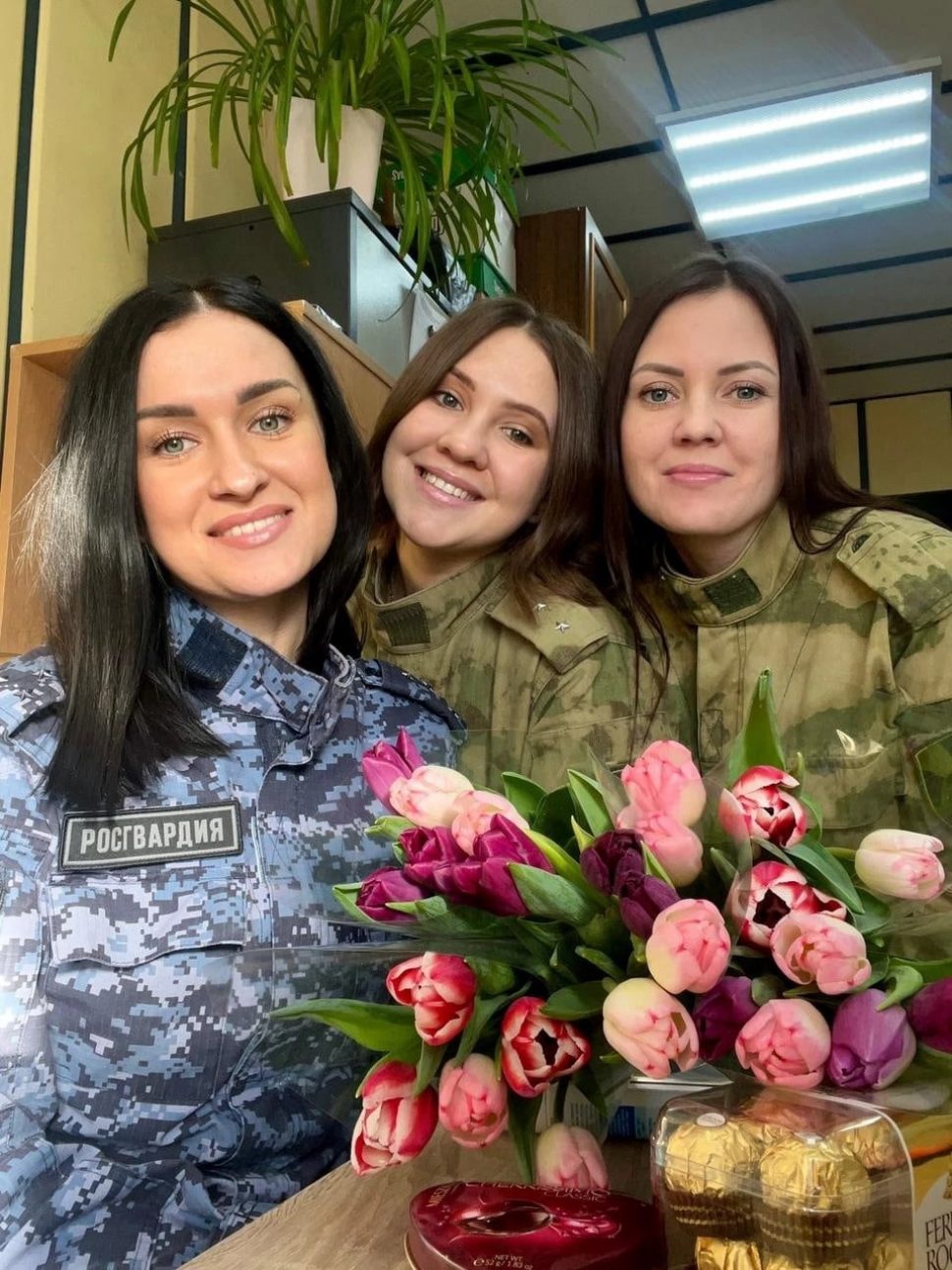 В Росгвардии Архангельской области поздравили женщин с 8 Марта